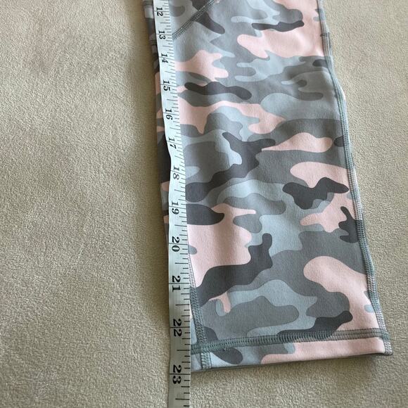 Fabletics Mid-Rise PowerHold Colorblock Capri Camo Size M Pink Gray Yoga Mesh - Picture 10 of 10